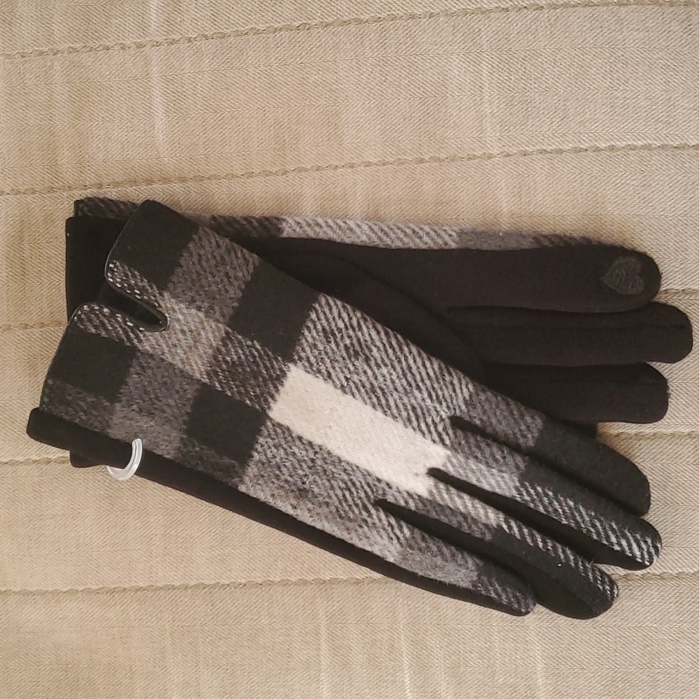 Burberry style warm shapely gloves